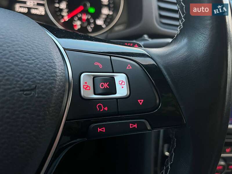 Седан Volkswagen Passat 2018 в Киеве