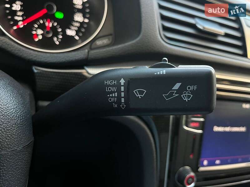 Седан Volkswagen Passat 2018 в Киеве