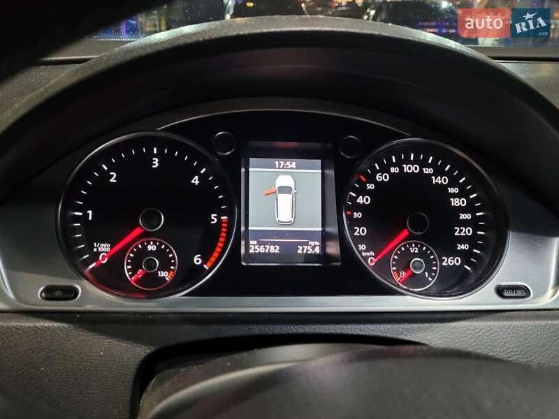 Универсал Volkswagen Passat 2012 в Львове