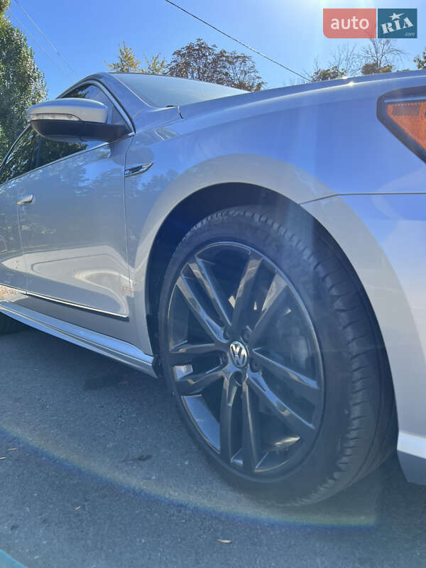 Седан Volkswagen Passat 2016 в Киеве фото 6 Седан Volkswagen Passat 2016 в Киеве