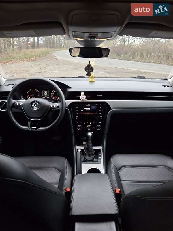 Седан Volkswagen Passat 2020 в Гайвороне
