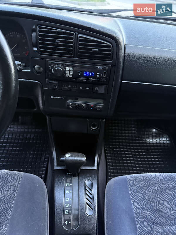 Універсал Volkswagen Passat 1995 в Кременці