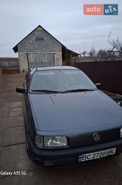 Седан Volkswagen Passat 1988 в Яворові