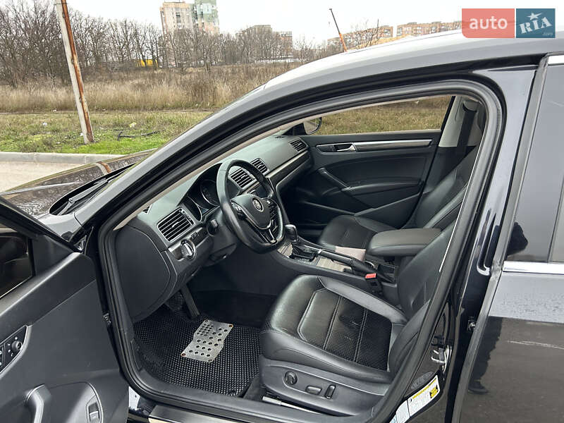 Седан Volkswagen Passat 2016 в Кропивницком