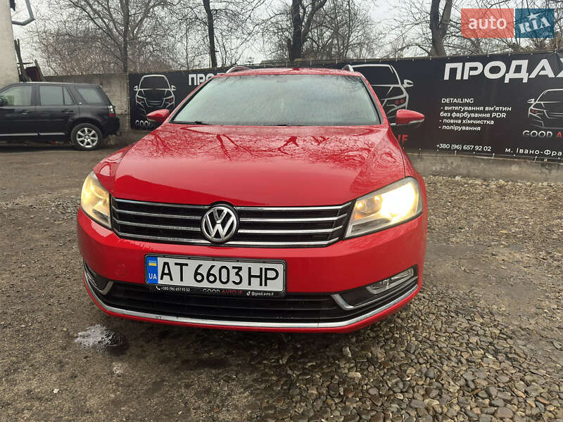Універсал Volkswagen Passat 2012 в Івано-Франківську