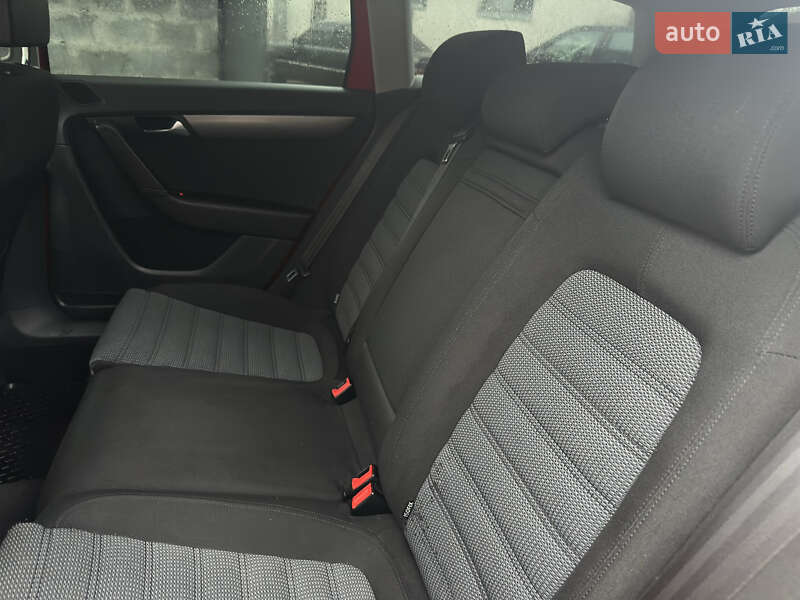 Універсал Volkswagen Passat 2012 в Івано-Франківську