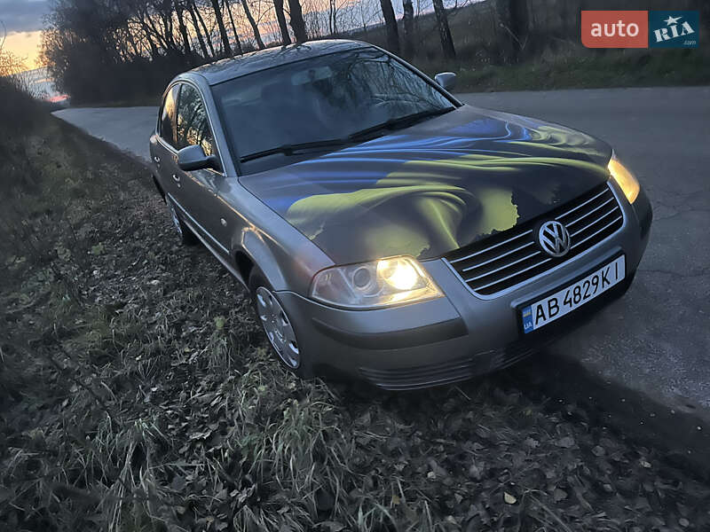 Седан Volkswagen Passat 2002 в Виннице