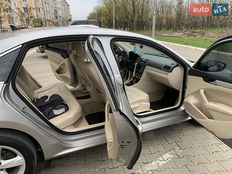 Седан Volkswagen Passat 2012 в Одесі