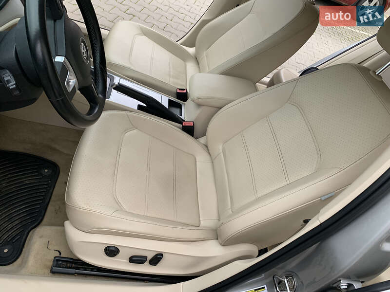 Седан Volkswagen Passat 2012 в Одесі
