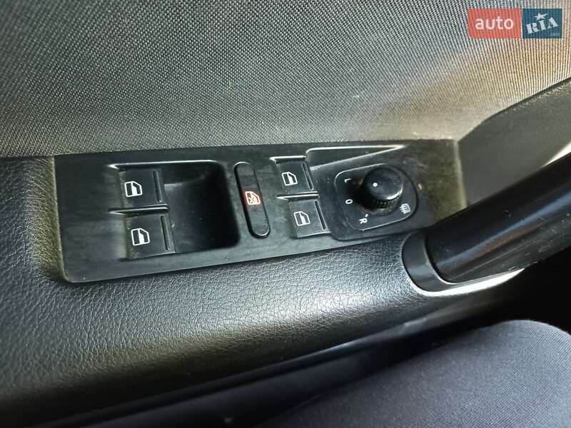 Универсал Volkswagen Passat 2012 в Хусте