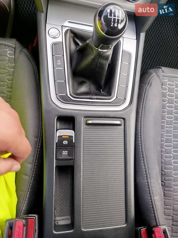 Универсал Volkswagen Passat 2015 в Ивано-Франковске