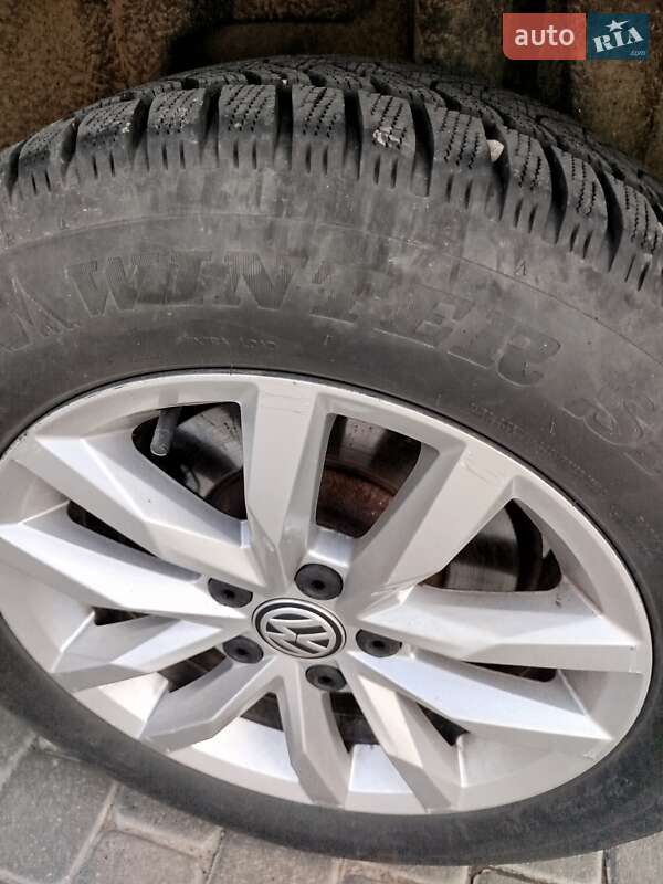 Универсал Volkswagen Passat 2015 в Ивано-Франковске