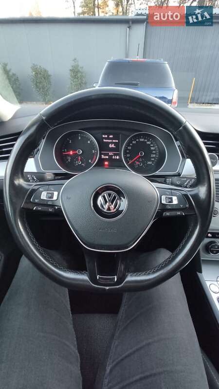 Универсал Volkswagen Passat 2015 в Виннице
