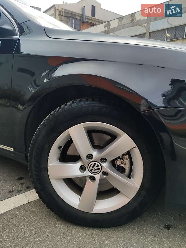 Универсал Volkswagen Passat 2011 в Кропивницком