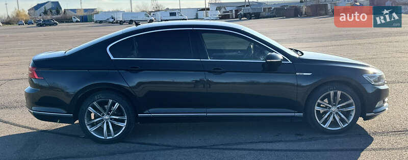 Седан Volkswagen Passat 2015 в Ужгороде
