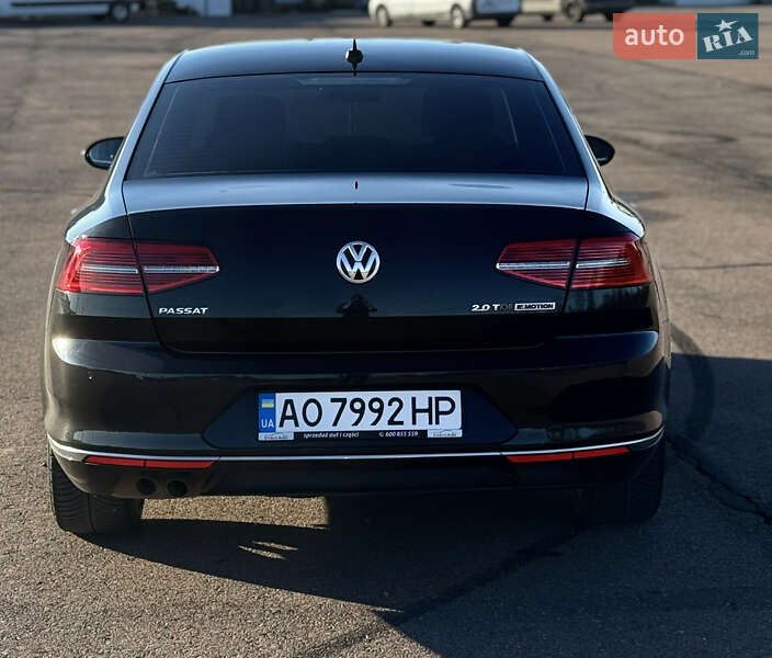 Седан Volkswagen Passat 2015 в Ужгороде
