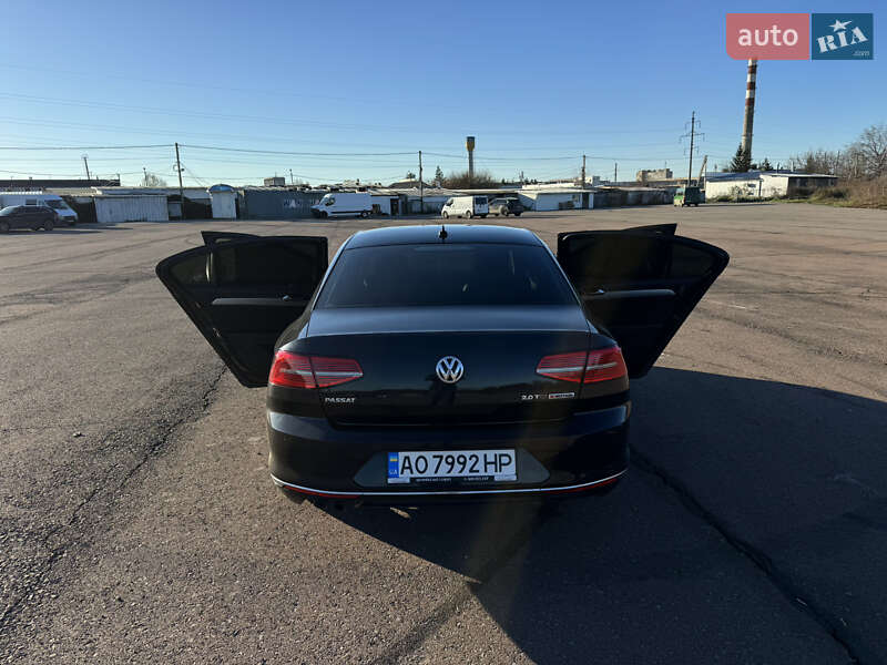 Седан Volkswagen Passat 2015 в Ужгороде