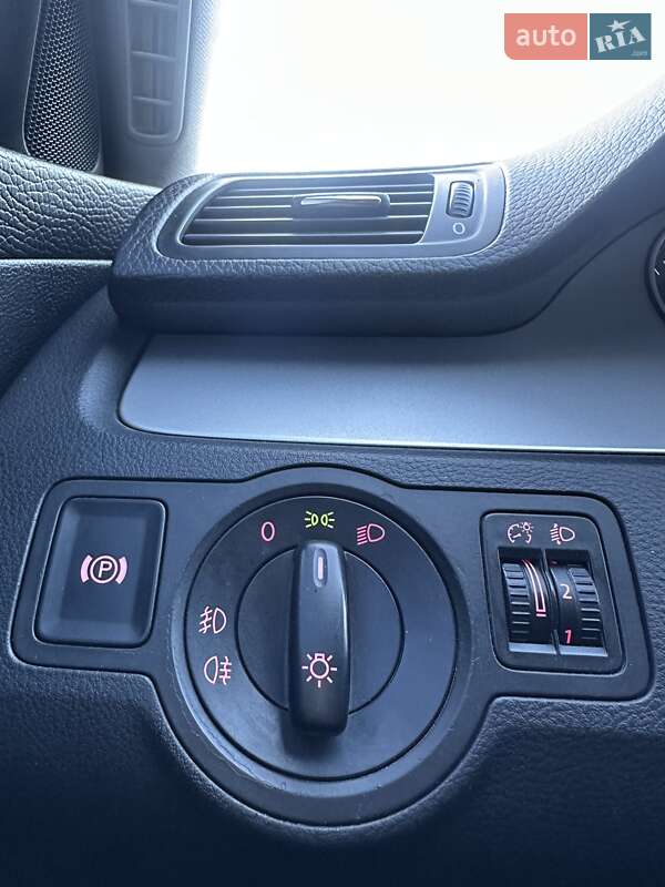 Универсал Volkswagen Passat 2010 в Белогородке