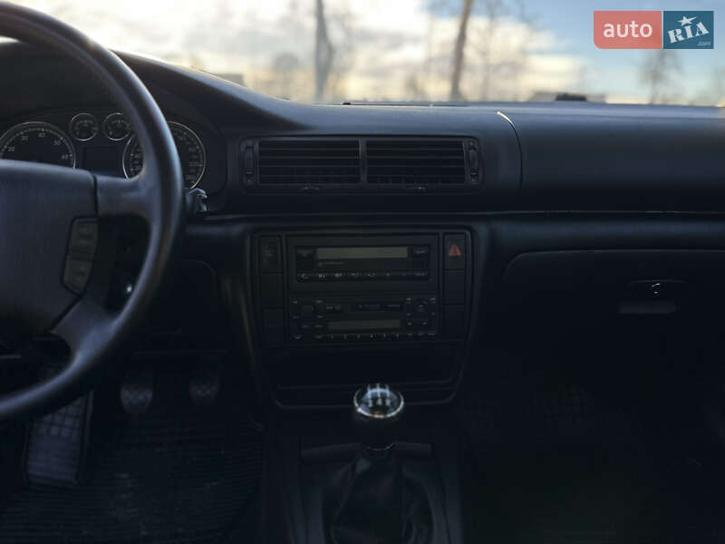 Седан Volkswagen Passat 2003 в Виннице