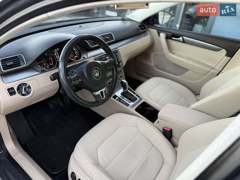 Универсал Volkswagen Passat 2014 в Ровно