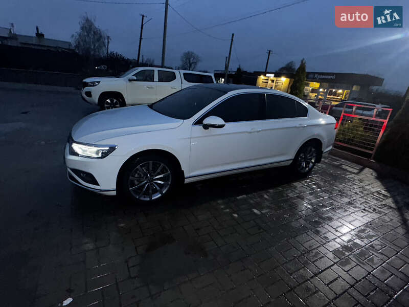 Седан Volkswagen Passat 2020 в Лозовой