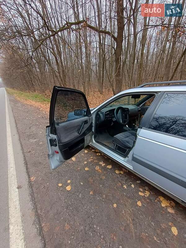 Универсал Volkswagen Passat 1993 в Харькове