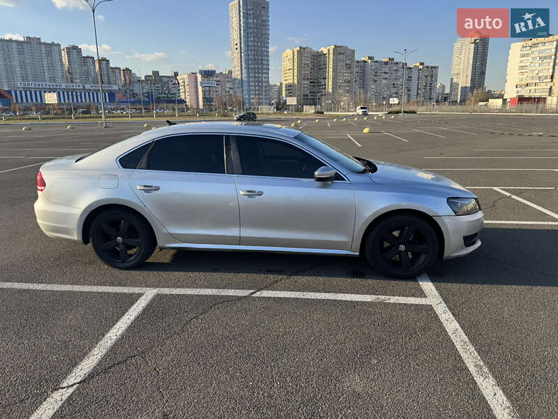 Седан Volkswagen Passat 2013 в Києві