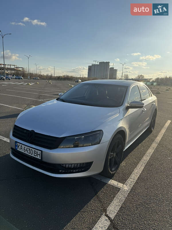 Седан Volkswagen Passat 2013 в Києві