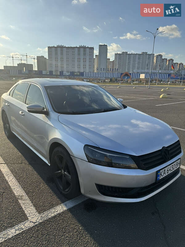 Седан Volkswagen Passat 2013 в Києві