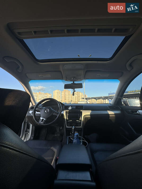 Седан Volkswagen Passat 2013 в Києві