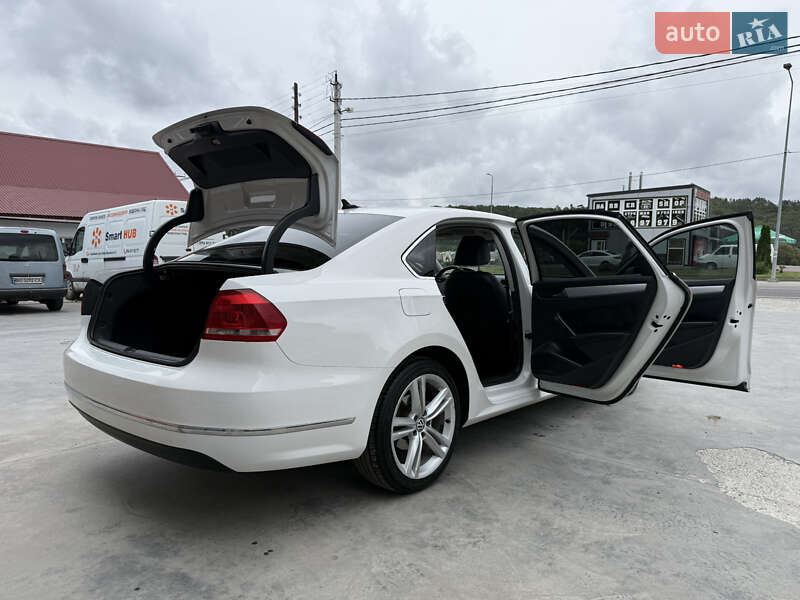 Седан Volkswagen Passat 2012 в Теребовле