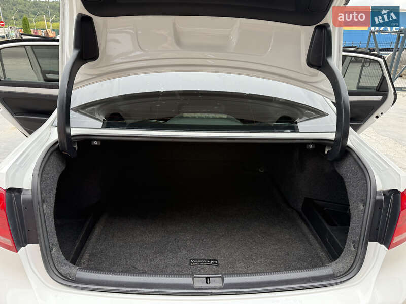 Седан Volkswagen Passat 2012 в Теребовле