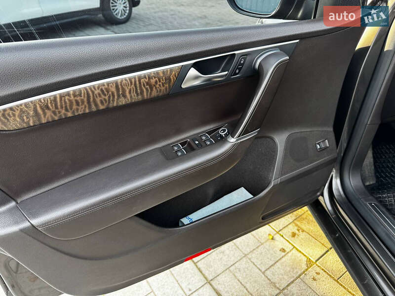 Седан Volkswagen Passat 2012 в Днепре