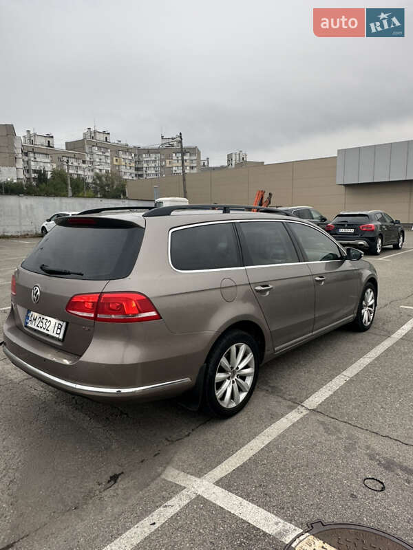 Универсал Volkswagen Passat 2011 в Киеве