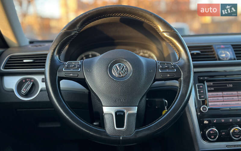 Седан Volkswagen Passat 2011 в Львові