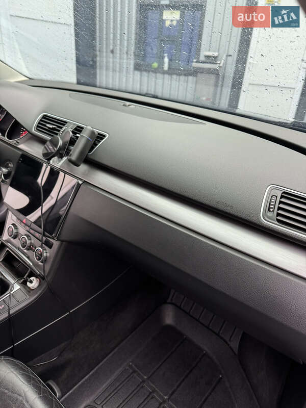 Универсал Volkswagen Passat 2012 в Вознесенске