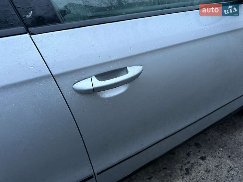 Универсал Volkswagen Passat 2006 в Киеве