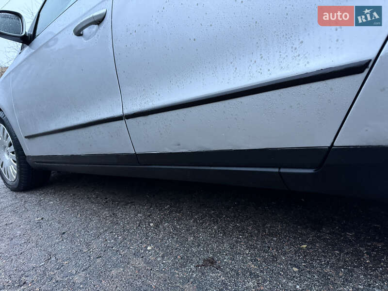 Универсал Volkswagen Passat 2006 в Киеве