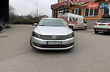 Седан Volkswagen Passat 2012 в Києві