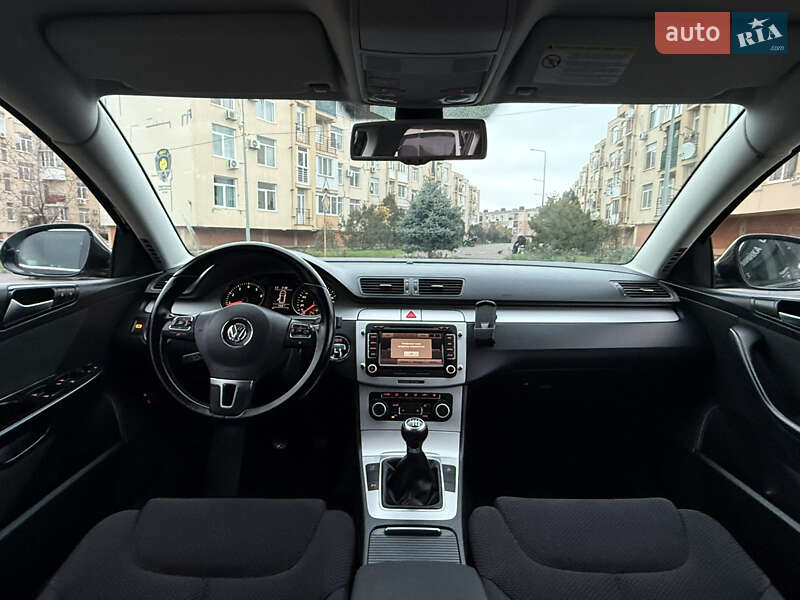 Универсал Volkswagen Passat 2010 в Одессе