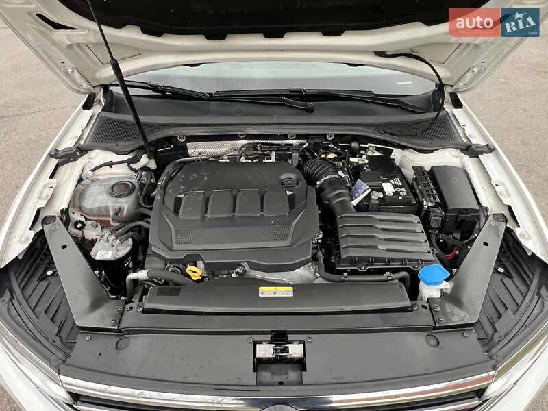 Седан Volkswagen Passat 2021 в Дрогобыче