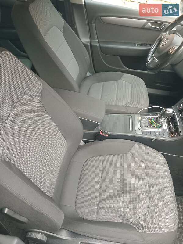 Универсал Volkswagen Passat 2011 в Каменке