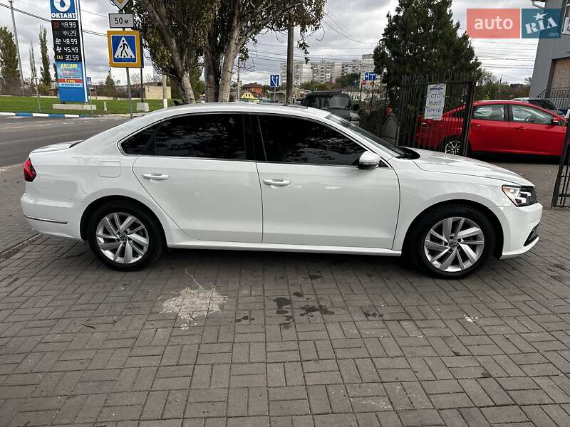 Седан Volkswagen Passat 2018 в Николаеве