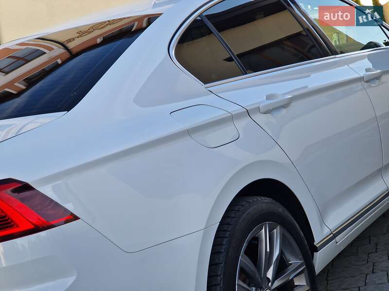 Седан Volkswagen Passat 2016 в Дрогобыче