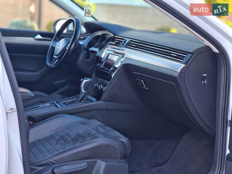 Седан Volkswagen Passat 2016 в Дрогобыче