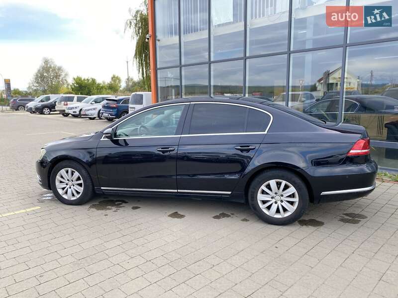 Седан Volkswagen Passat 2014 в Ужгороді