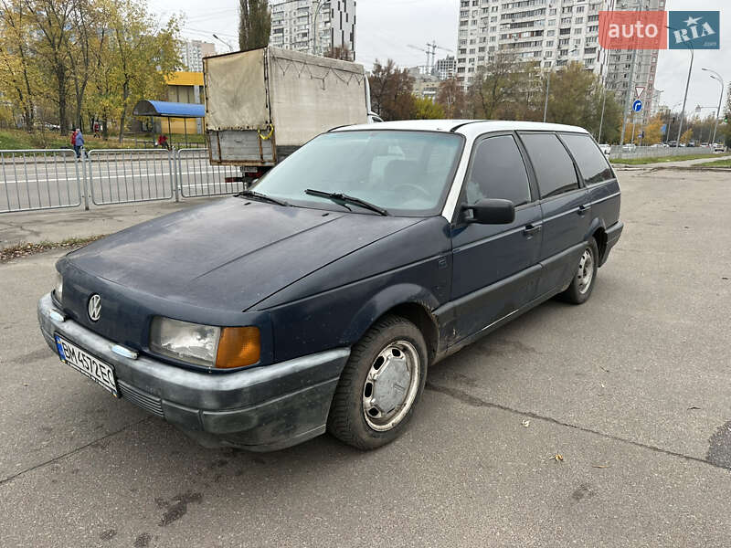 Универсал Volkswagen Passat 1990 в Киеве