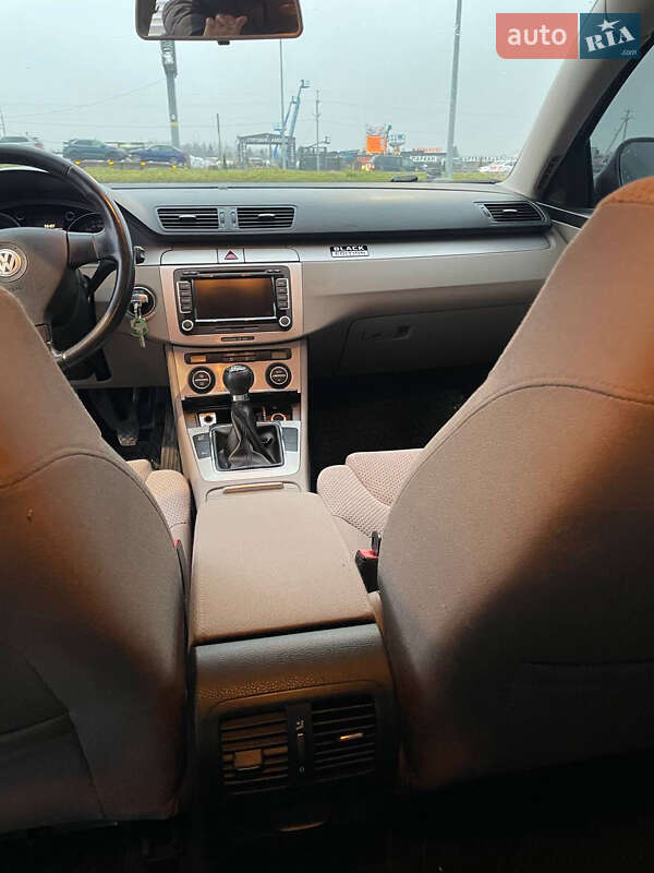 Универсал Volkswagen Passat 2009 в Долине