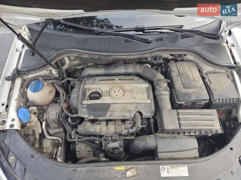 Универсал Volkswagen Passat 2012 в Харькове