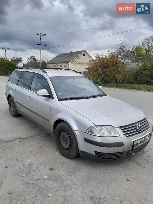 Универсал Volkswagen Passat 2004 в Ровно